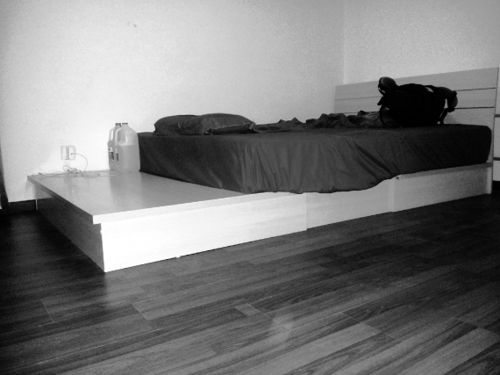 Adjustable bed frame (1/2)